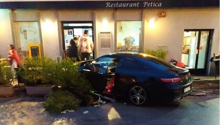 mercedes uleteo u bastu